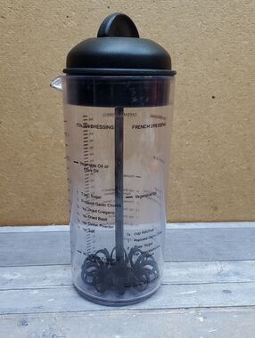 One Pampered Chef Measure, Mix N' Pour